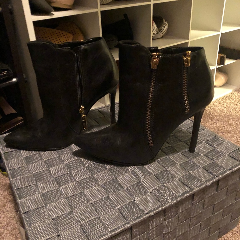 Schultz ankle boots